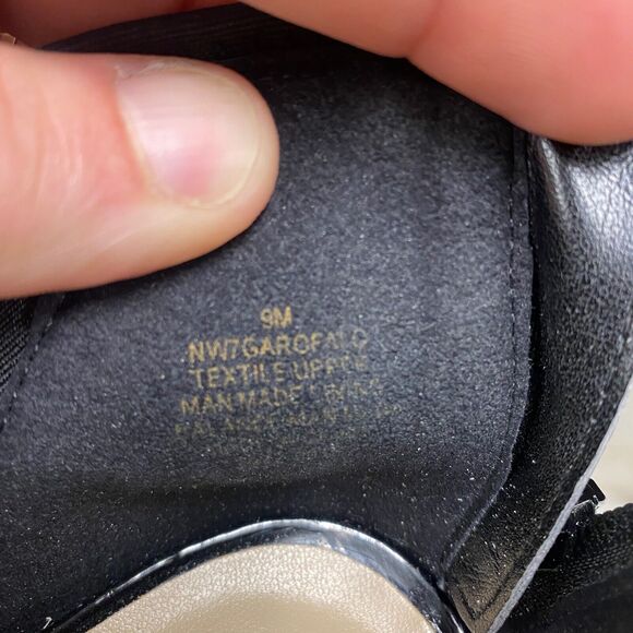 Nine West Women’s Garofalo Peep Toe Hooded Heel Pump Size 9 Black Elastic Zip Up - Picture 7 of 8